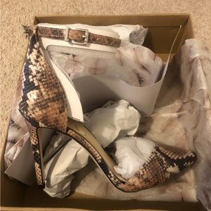 Never worn Jessica Simpson Size 8M Ankle Strap Pumps
